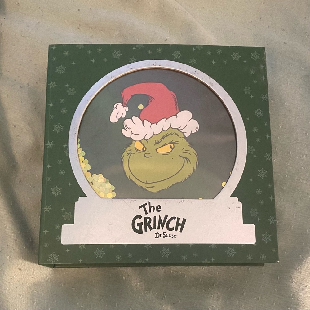 Dr Seuss Grinch Socks 2 Pair Holiday Gift Set